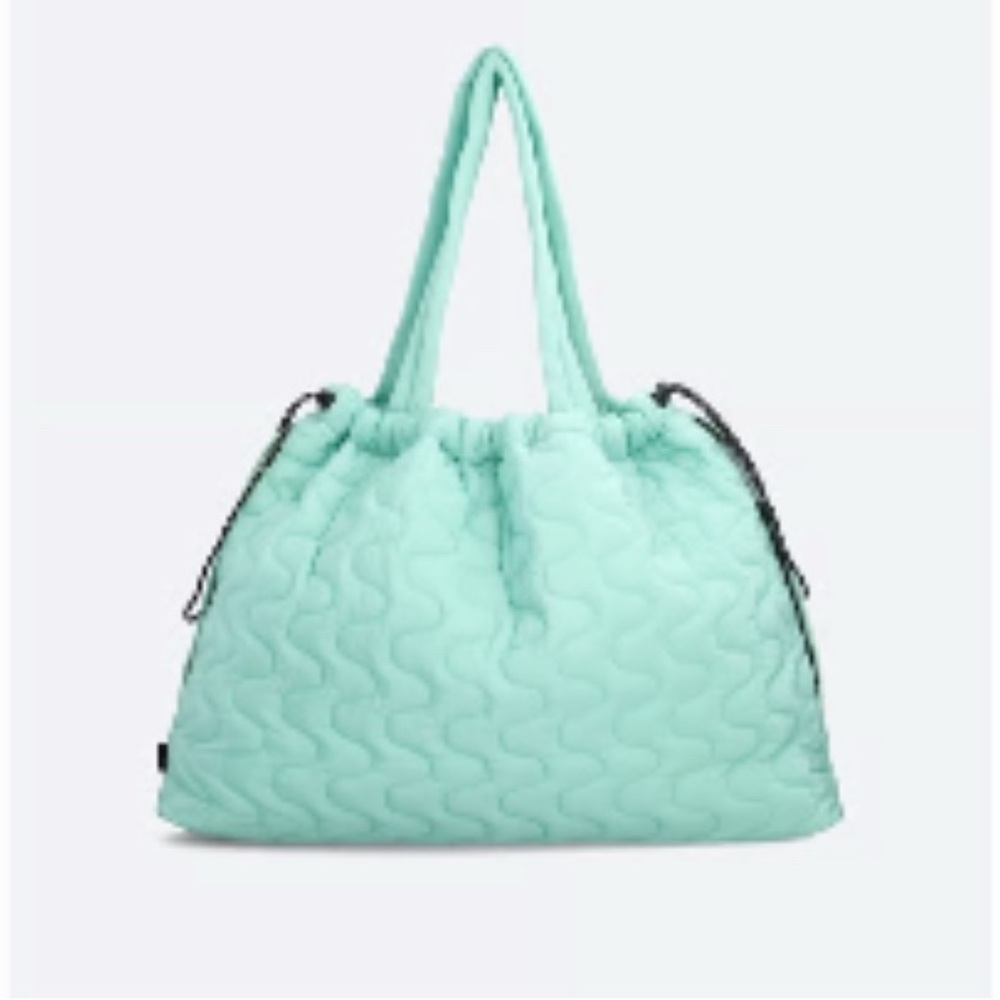 Free People cloud 9 Tote NWT - Picture 2 of 8